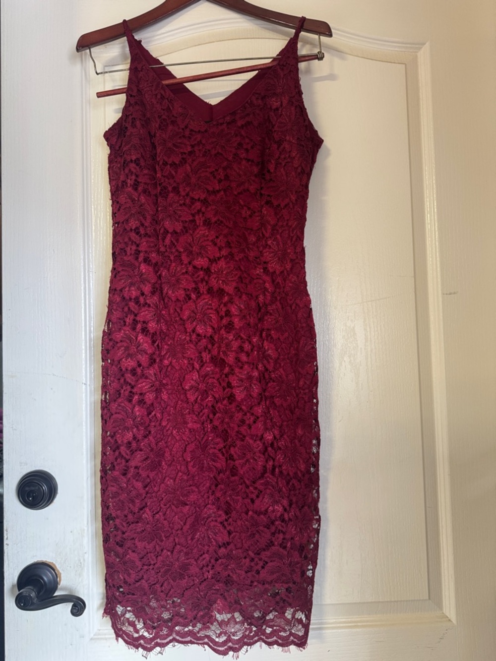 Sleeveless Burgundy Lace Midi Dress - Picture 3 of 6